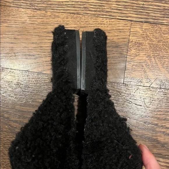 Birdies Cozy Black Fuzzy 8.5 - Picture 2 of 2